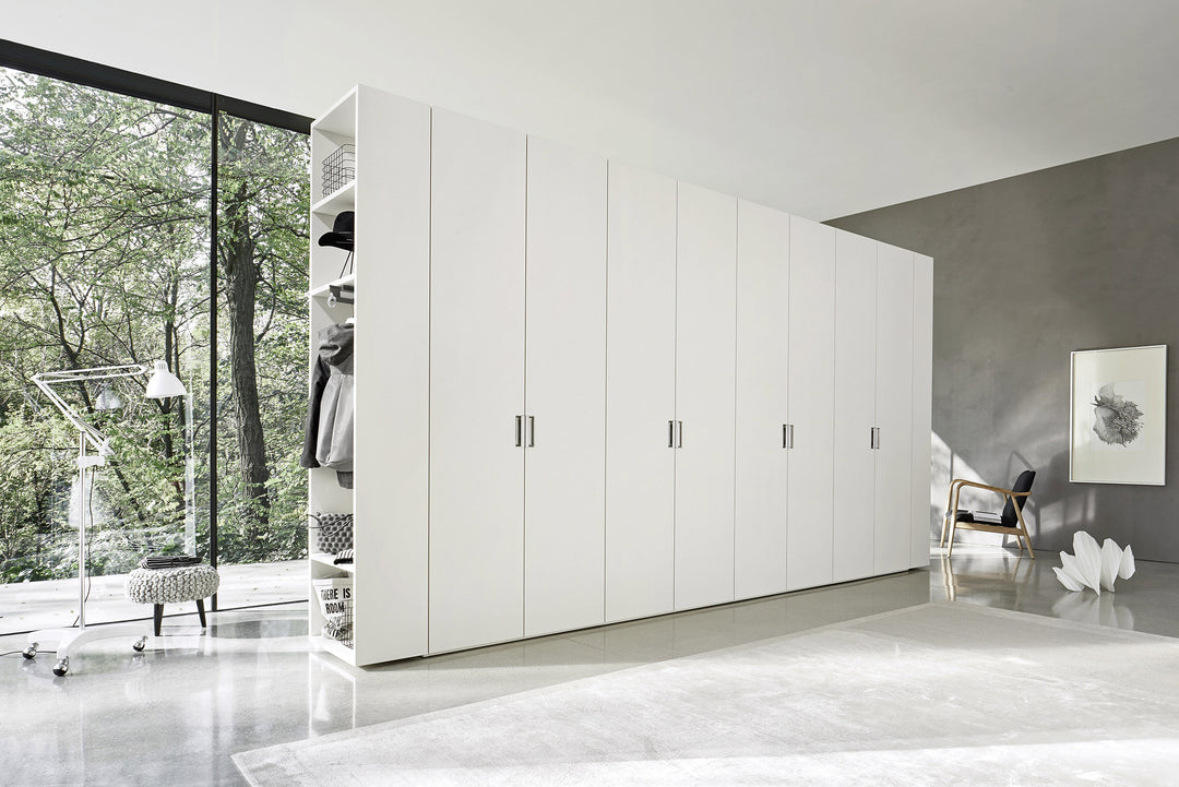 Beta Liscia wardrobe