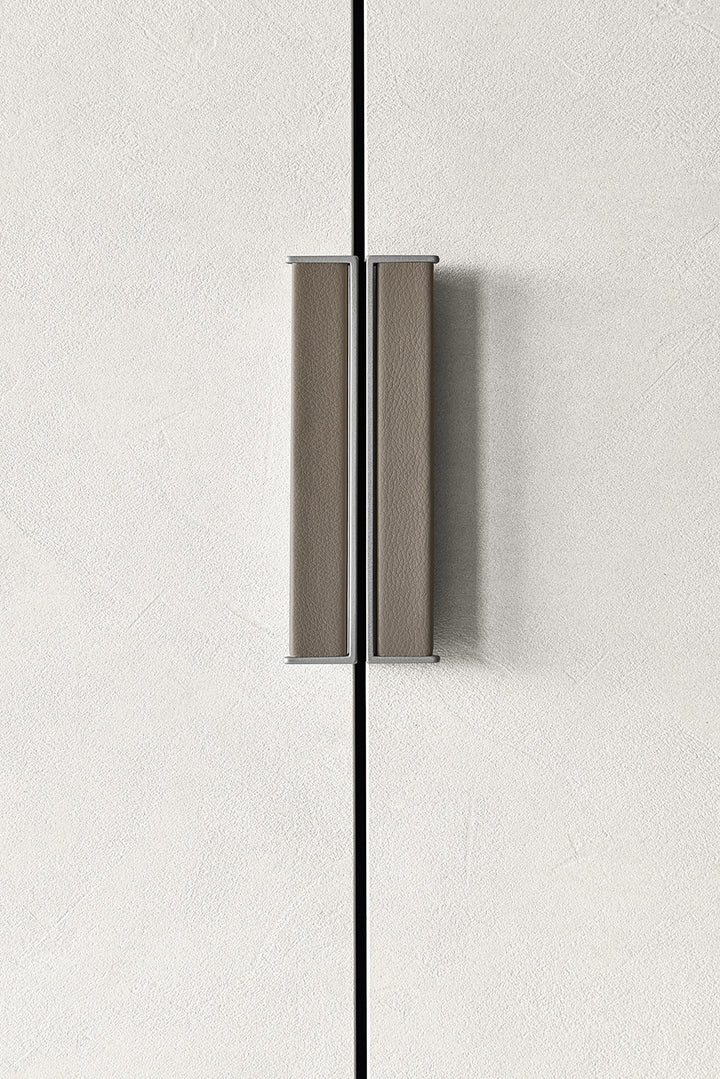 Skin Liscia Kleiderschrank