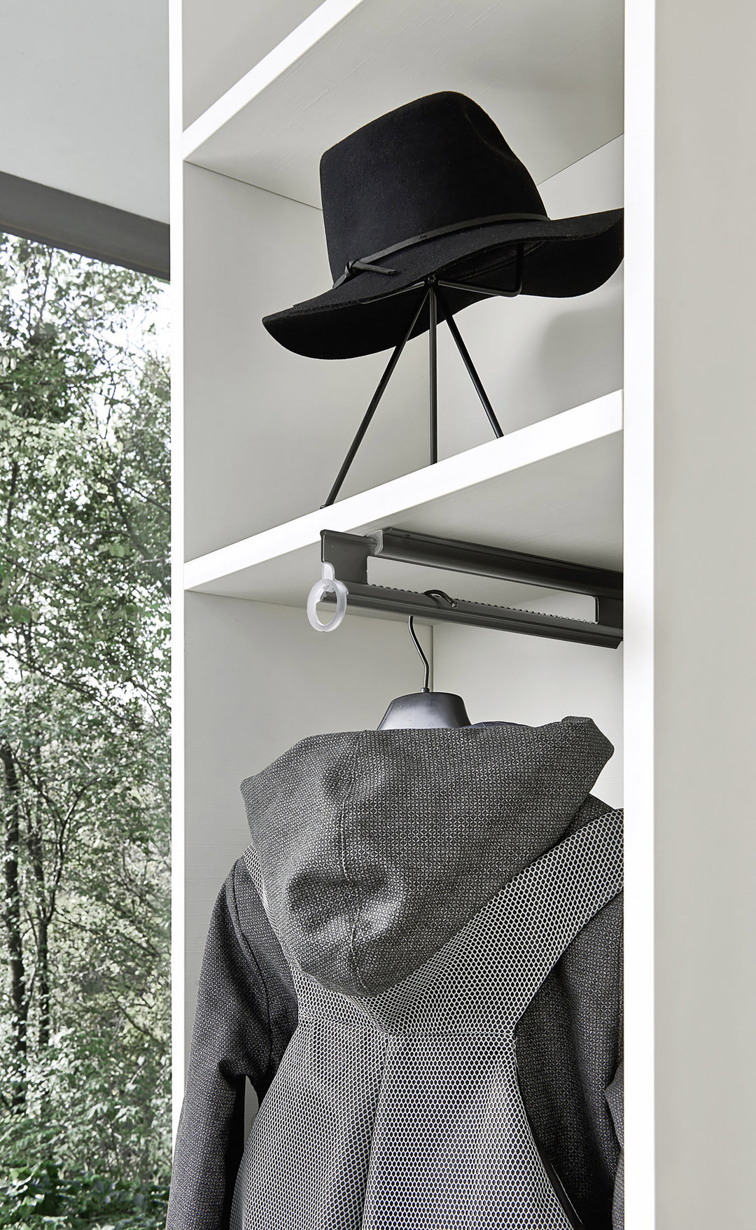 Beta Liscia wardrobe