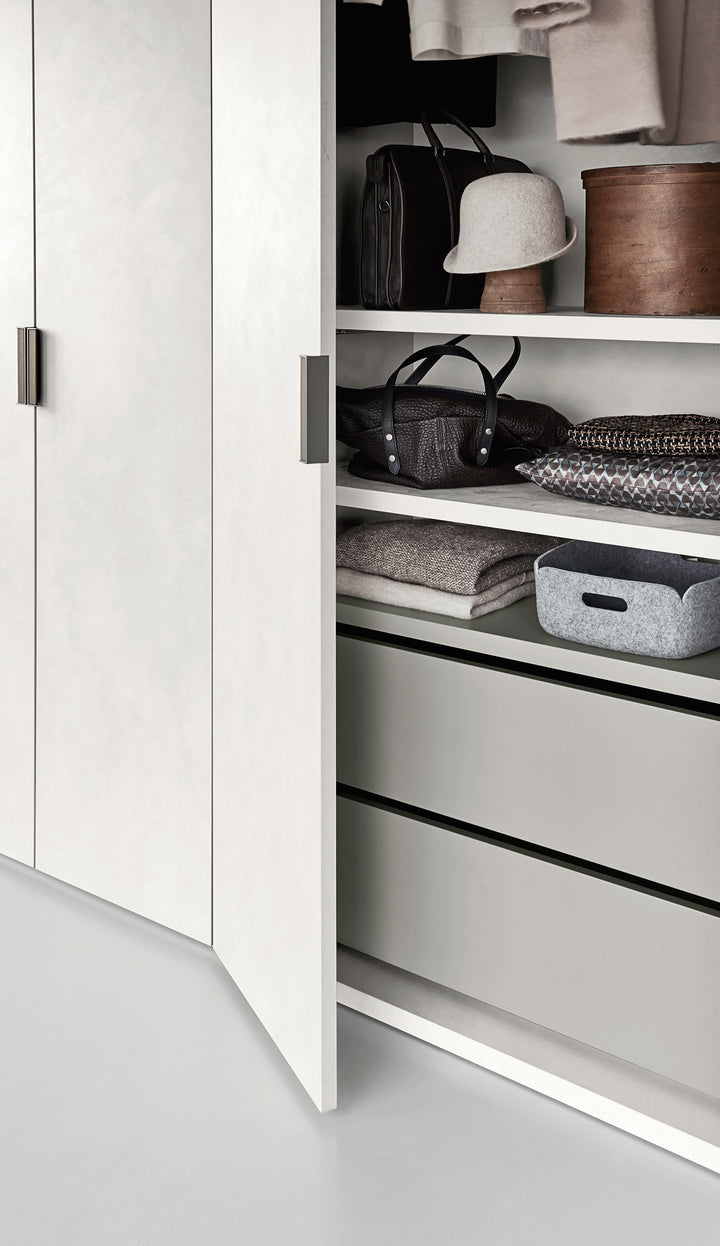 Skin Liscia Kleiderschrank