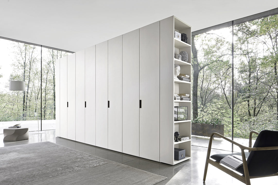 Beta Liscia wardrobe