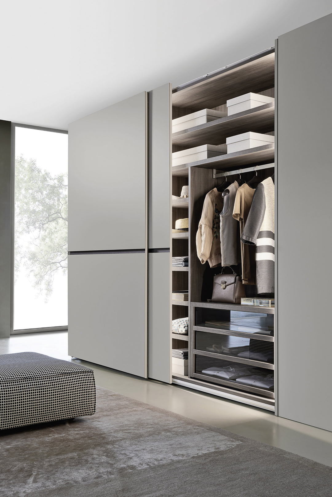 Horizontal wardrobe