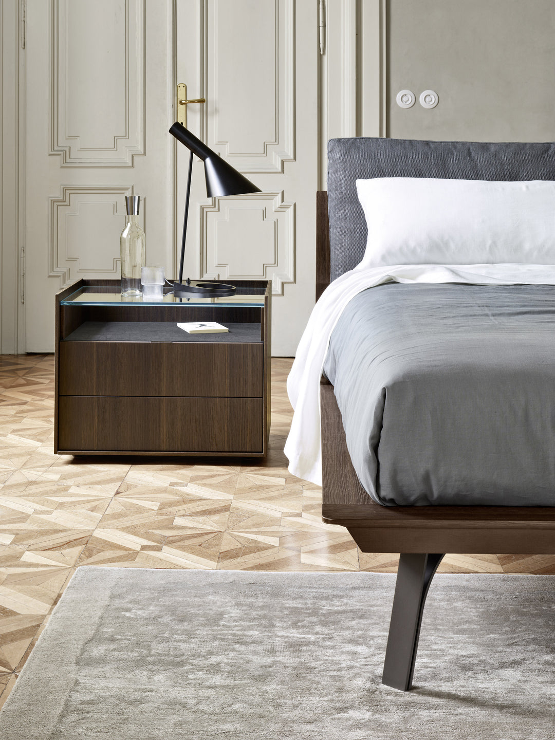 Abbraccio wood bed