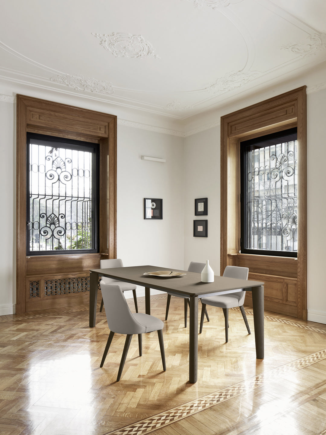 Desco dining table wood veneer top