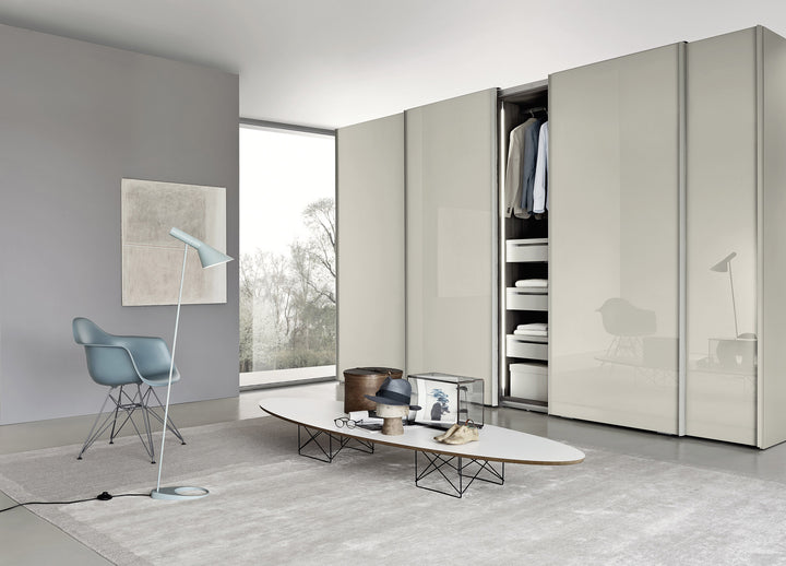 Vitria Ala wardrobe