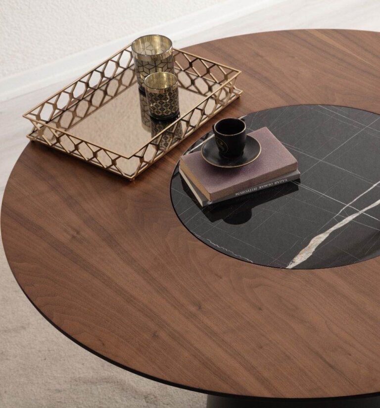 Roll Esstisch (Walnut)