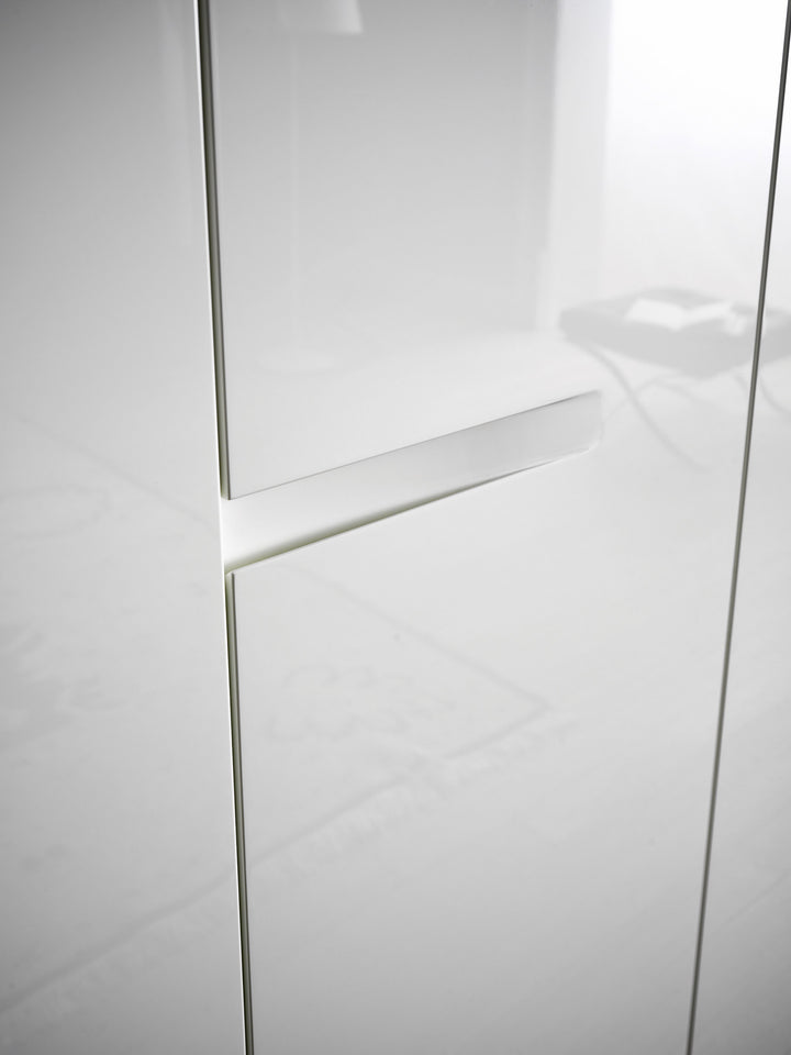 Vela Kleiderschrank