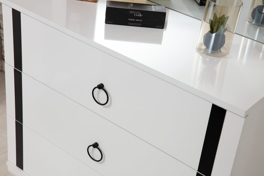 Inci bedroom
