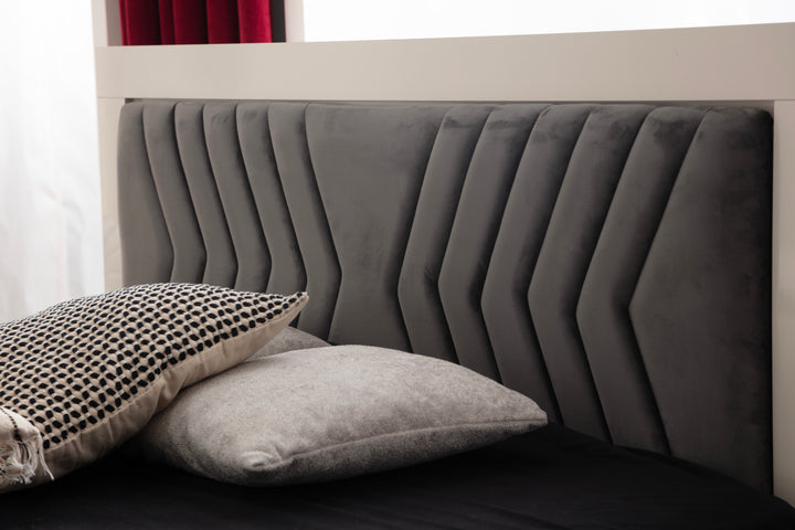 Deep bedroom