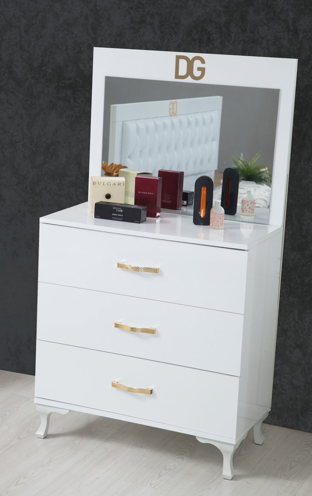 D&amp;G bedroom