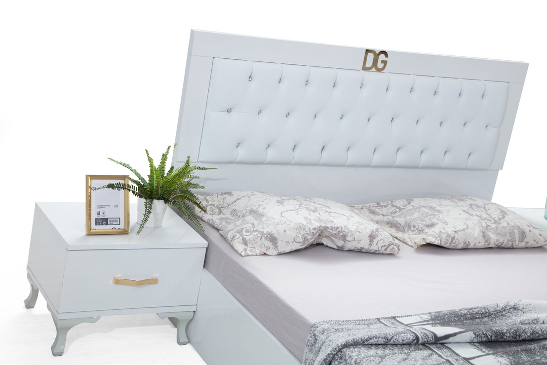 D&amp;G bedroom