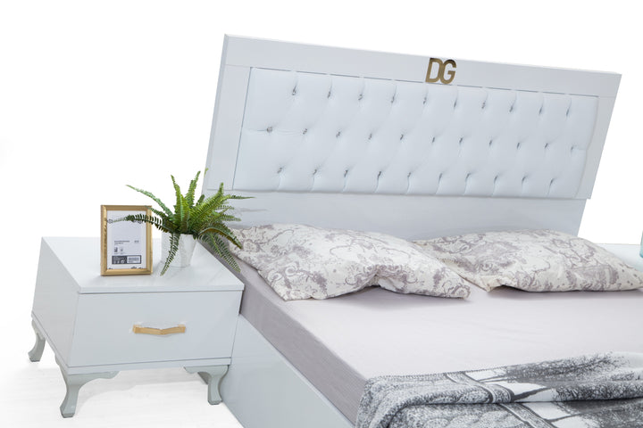 D&amp;G bedroom