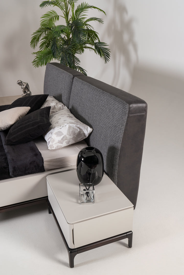 Lucca bedside table