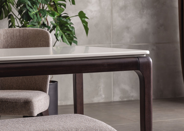 Lucca dining table