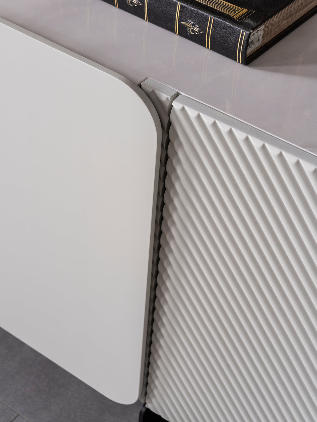 Zerren Sideboard