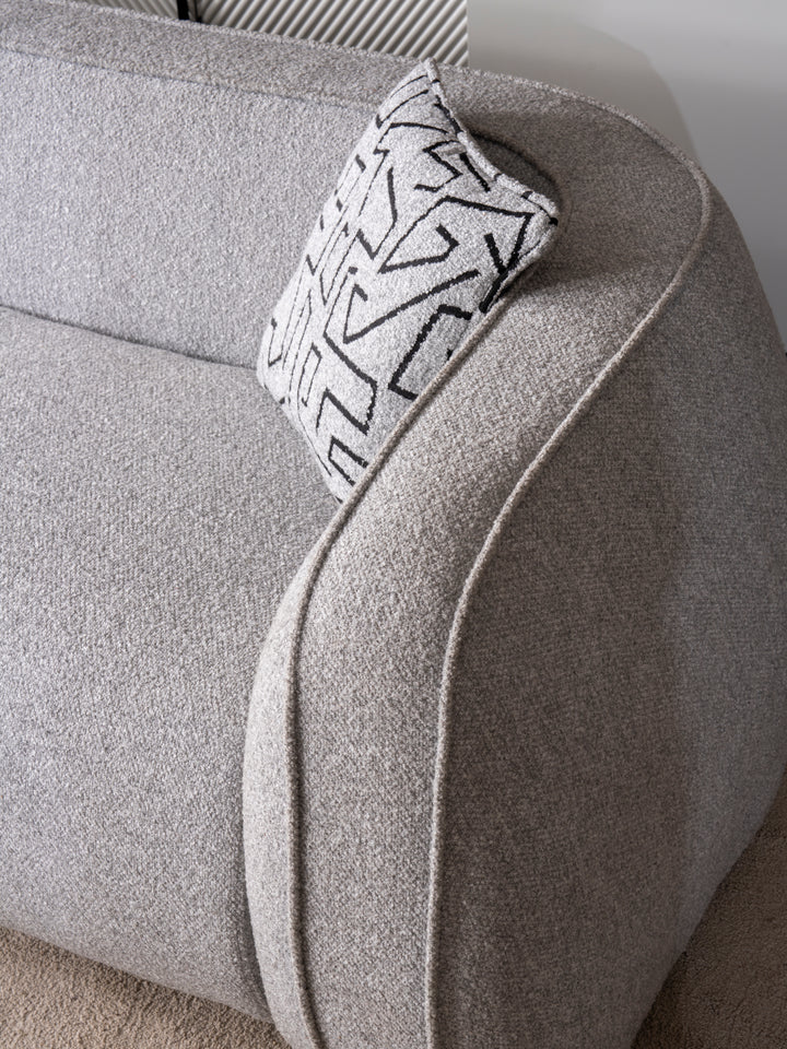 tugging sofa
