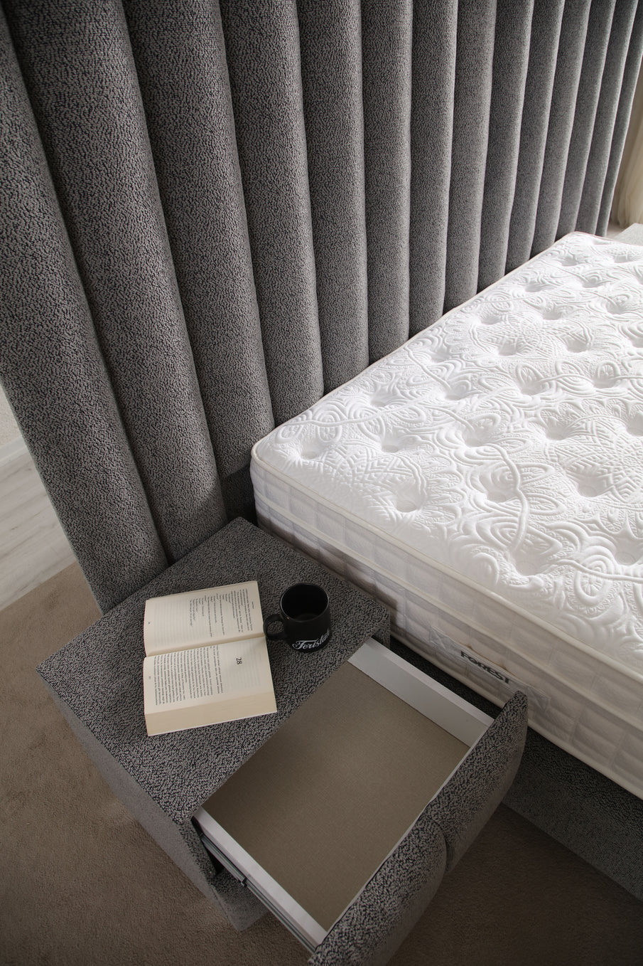 Gloria bed with storage space