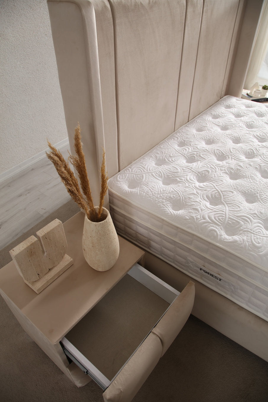 Sila Boxspringbed with storage space