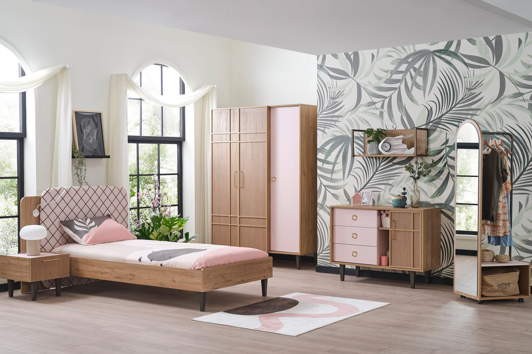 Alice Children's Room