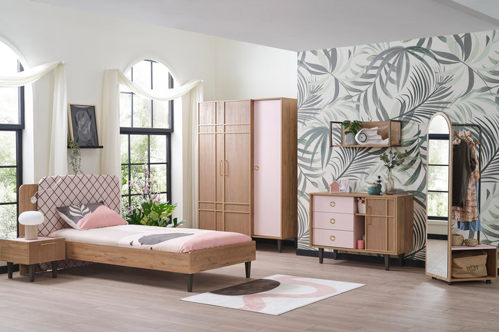 Alice Children's Room