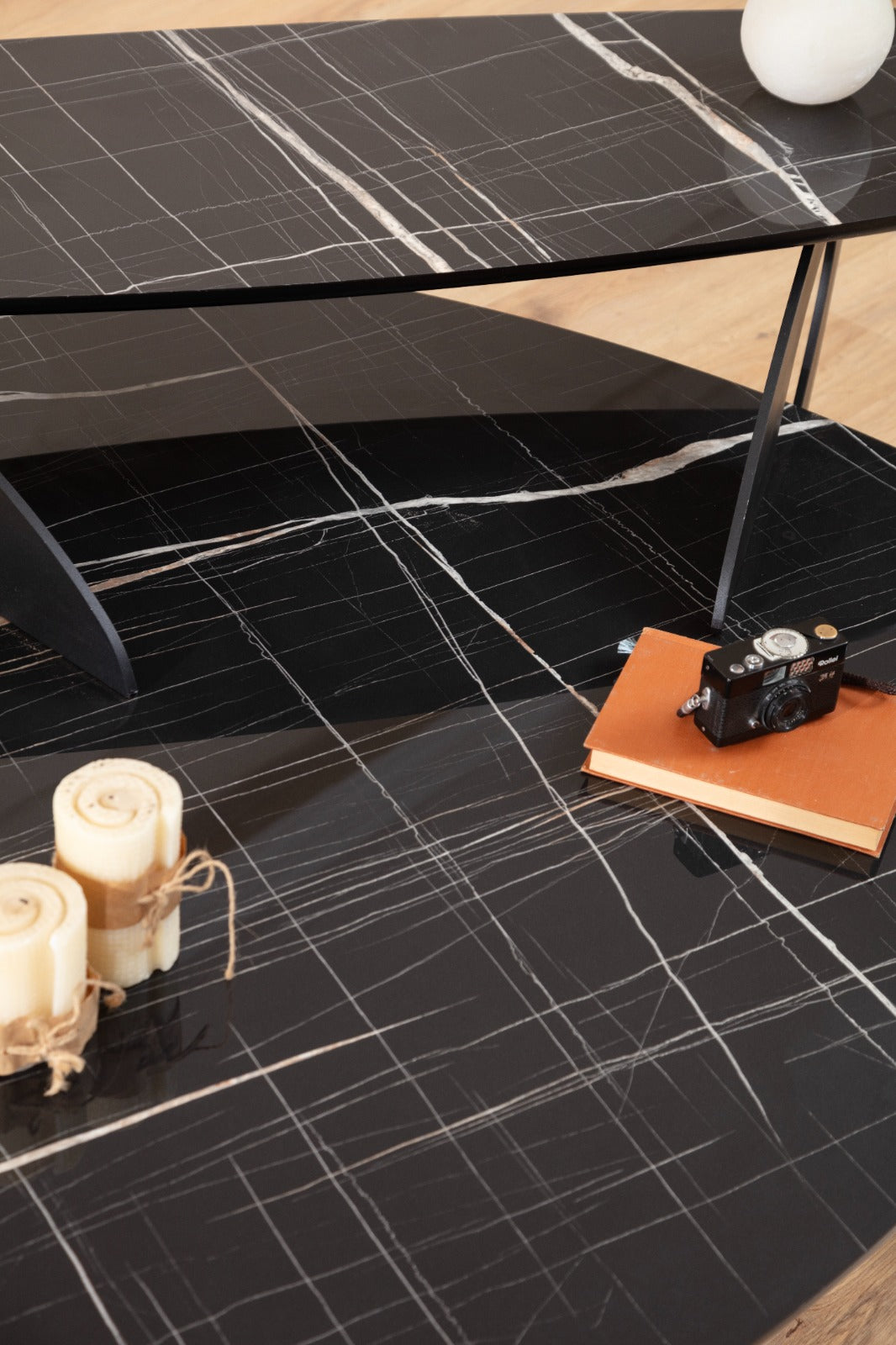 Solid Couchtisch (Black)